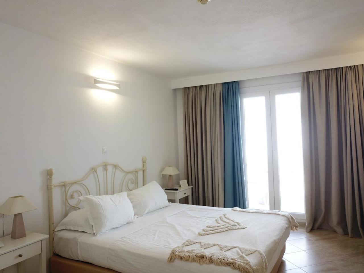 Saint George Hotel Chrisi Akti  Zewnętrze zdjęcie
